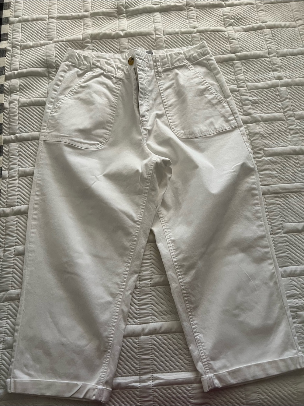 Denim&Co White Wide-Leg Capris with Front Patch Pockets